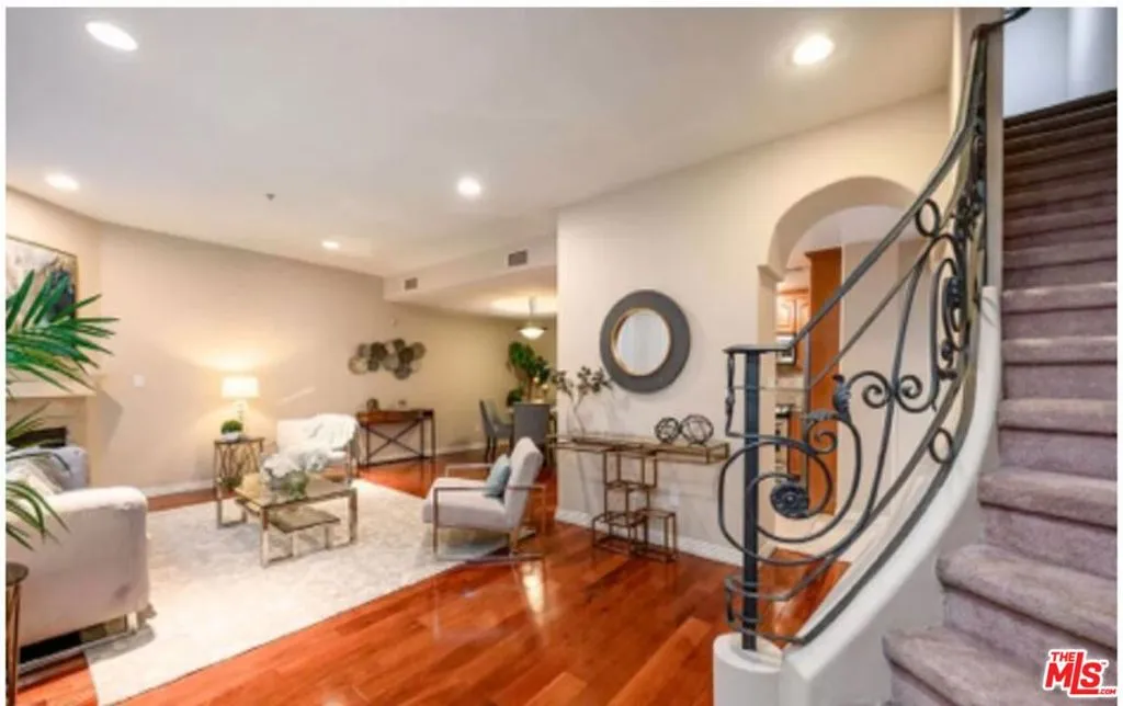 4732 Radford Avenue 11, Valley Village, California 91607 home-pic-3